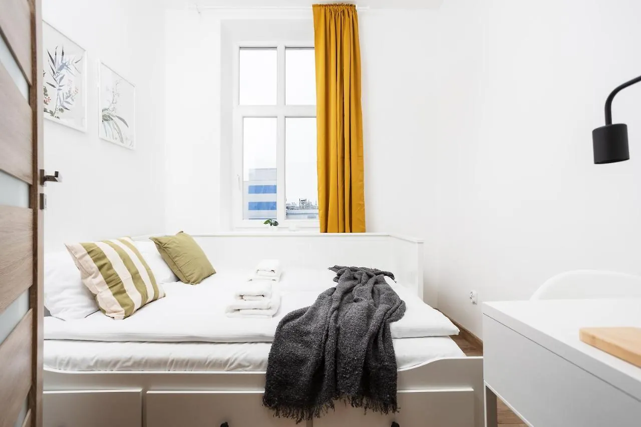 Bosacka Apartments X 1' Main Train & Bus Station - By Upstairs Krakow Poland
